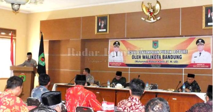 Wali Kota Bandung Semangati Pegawai KLU