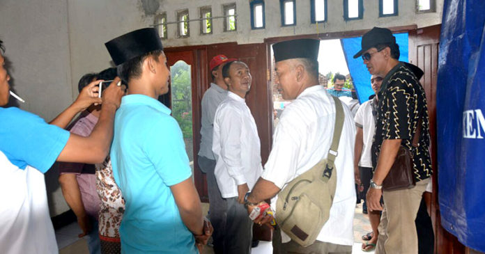 PMI Lombok Barat Salurkan Bantuan untuk Korban Puting Beliung