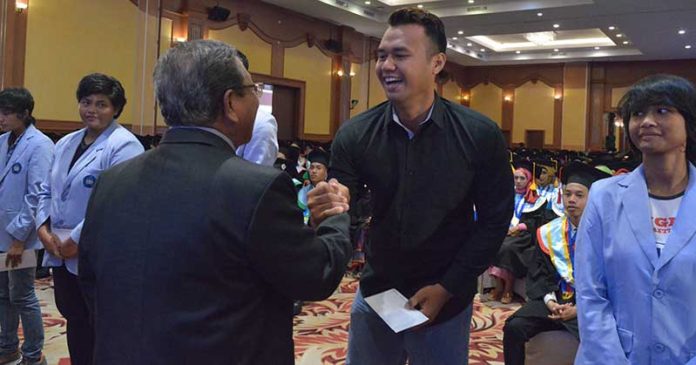 Atlet Berprestasi IKIP Mataram Diapreasiasi Gubernur