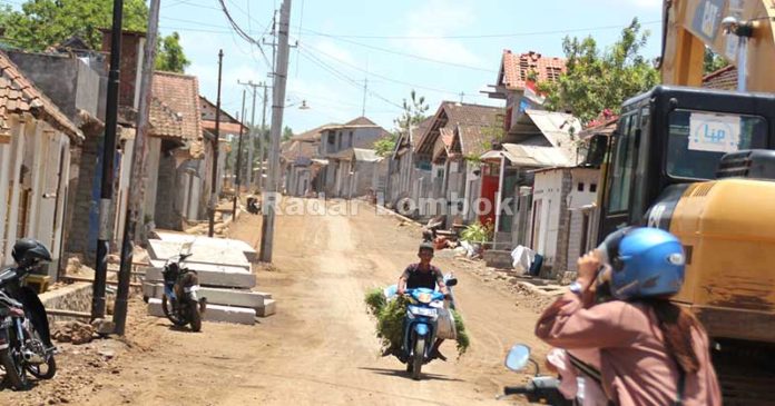Proyek Jalan Molor, PUPR Lombok Timur Tegur PLN