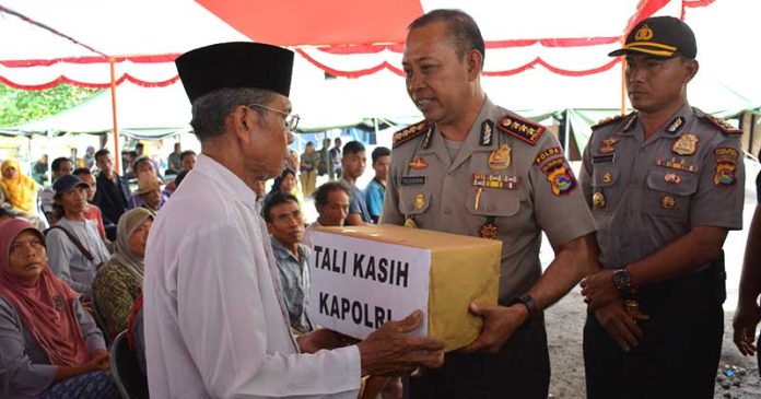 Kapolri Kirim Bantuan untuk Korban Banjir Lombok Timur