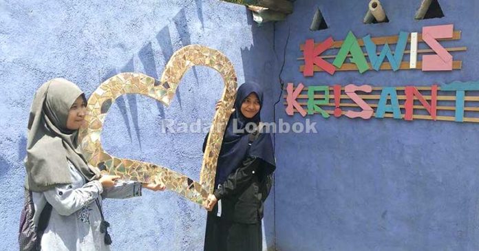 Cerita Pemandu Wisata Kampung Wisata Kawis Krisant Mataram