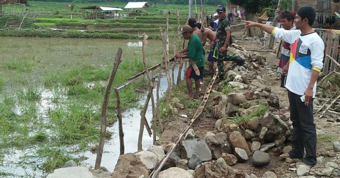 Ratusan Rumah Warga Woro Terendam Banjir