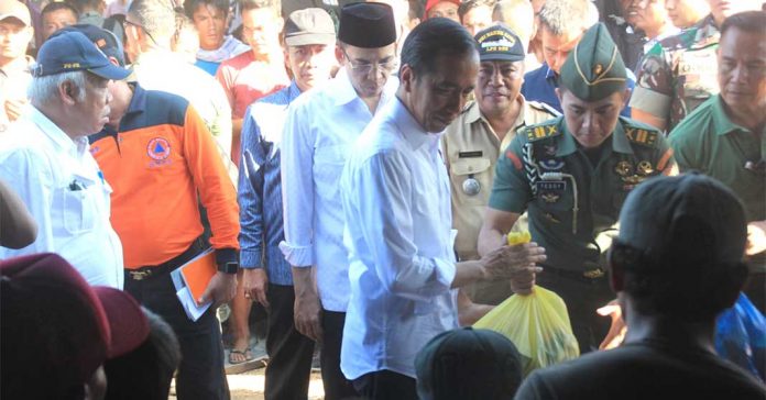Jokowi Minta Rumah Korban Gempa Segera Dibangun