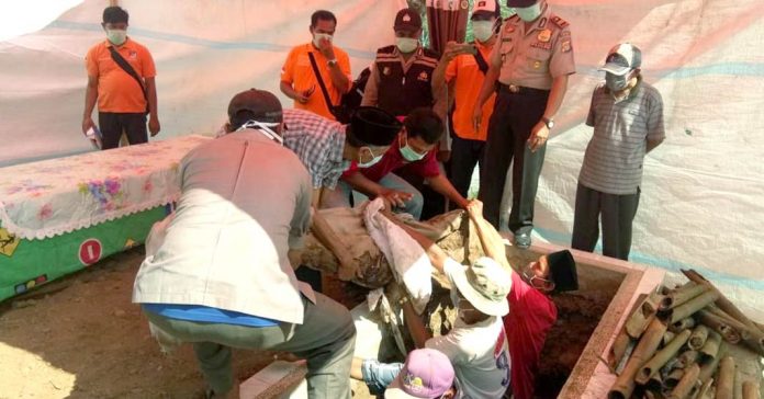 Polisi Bongkar Kuburan Haji Selamet