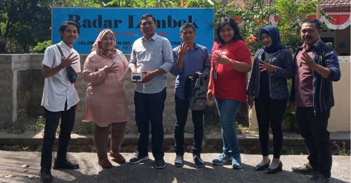 Manajemen Smartfren Kunjungi Radar Lombok