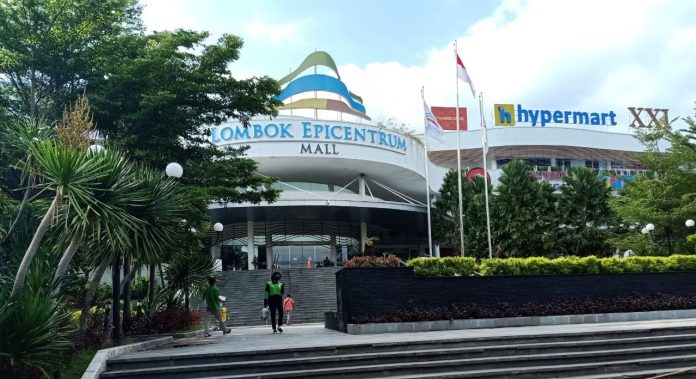 SEGERA DIBUKA : Toko dan pusat perbelanjaan di Kota Mataram segera dibuka kembali setelah ditutup sebelum lebaran.(Ali/Radar Lombok)